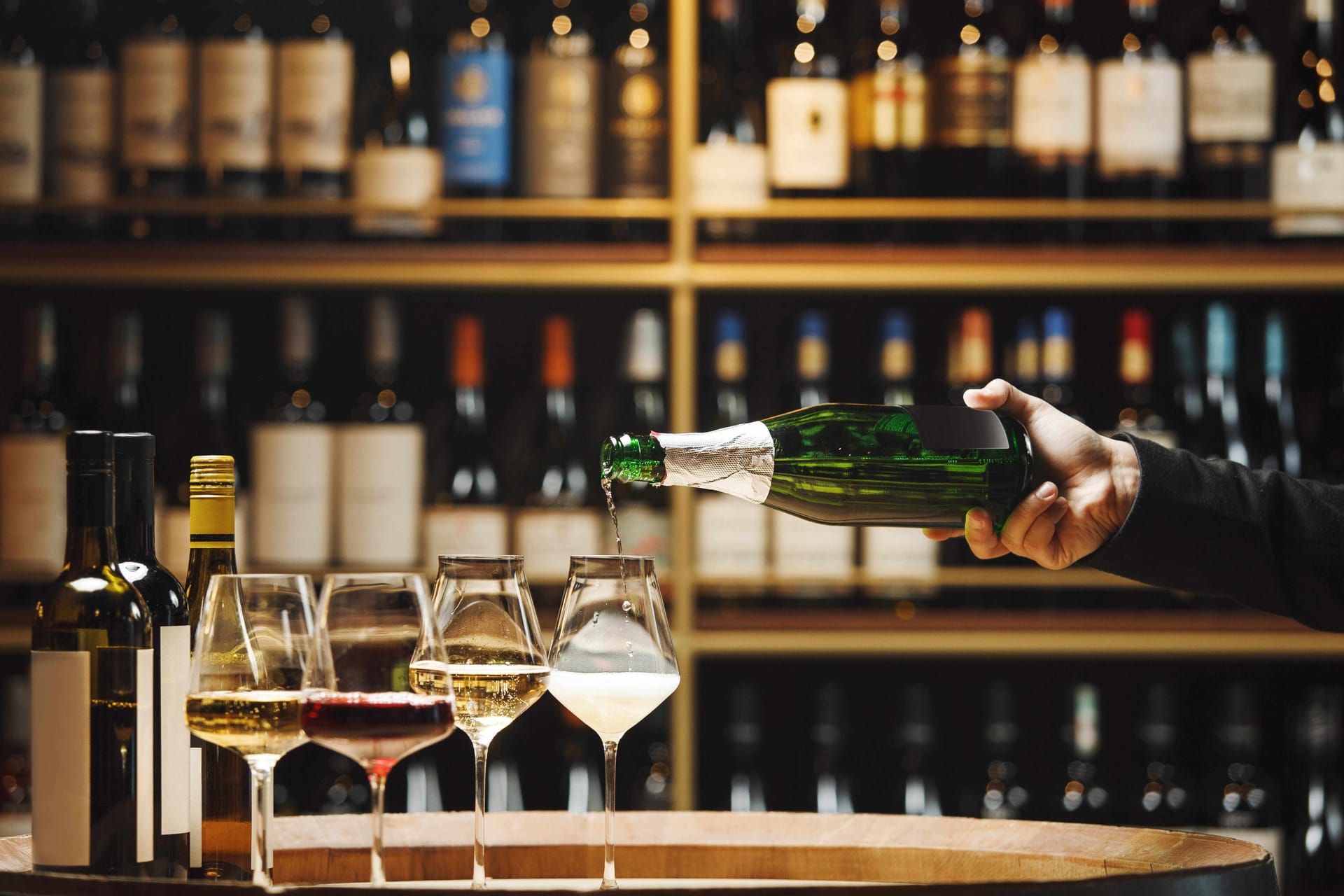 Reconversion professionnelle en sommelier : guide complet et formations