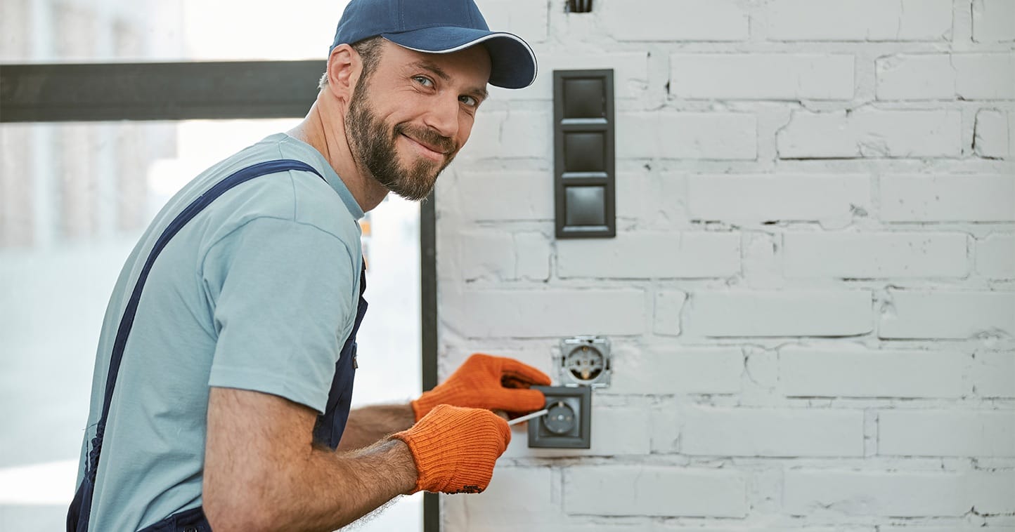 37% DES SALARIÉS ENVISAGENT UNE RECONVERSION VERS UN MÉTIER MANUEL